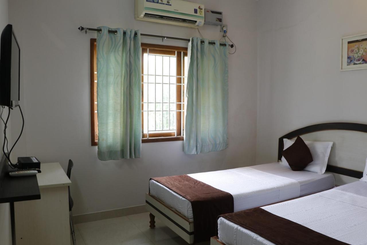 Fiesta House Pallikaranai Chennai Ngoại thất bức ảnh